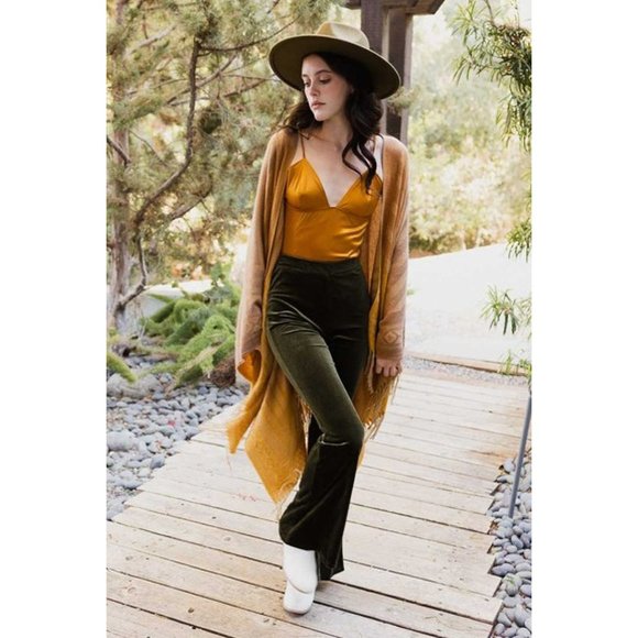 Desert Ambiance Colorblend Tassel Trim Poncho Open Front Gradient Camel Mustard - Picture 3 of 3